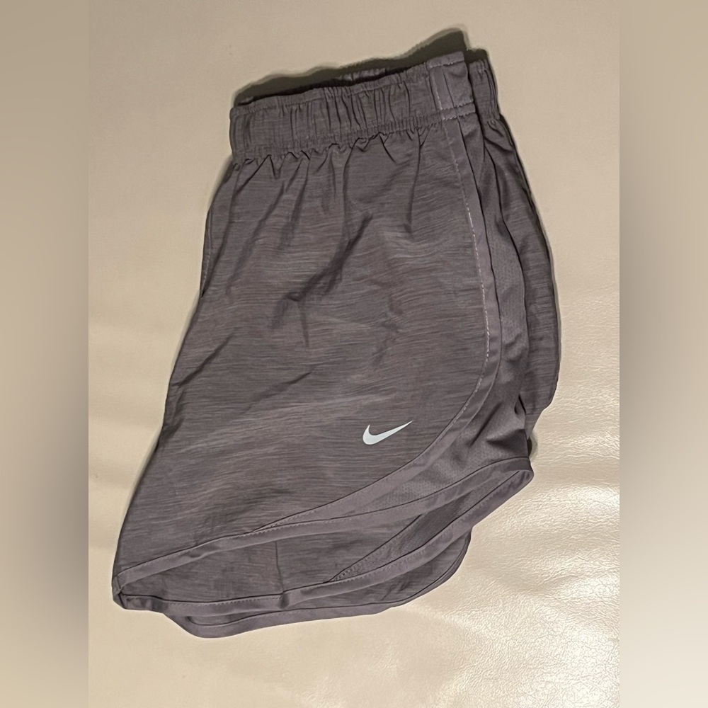 Nike Women's Tempo Dry Core 3"
Running Shorts